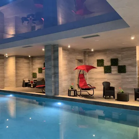 Apartament 905 *